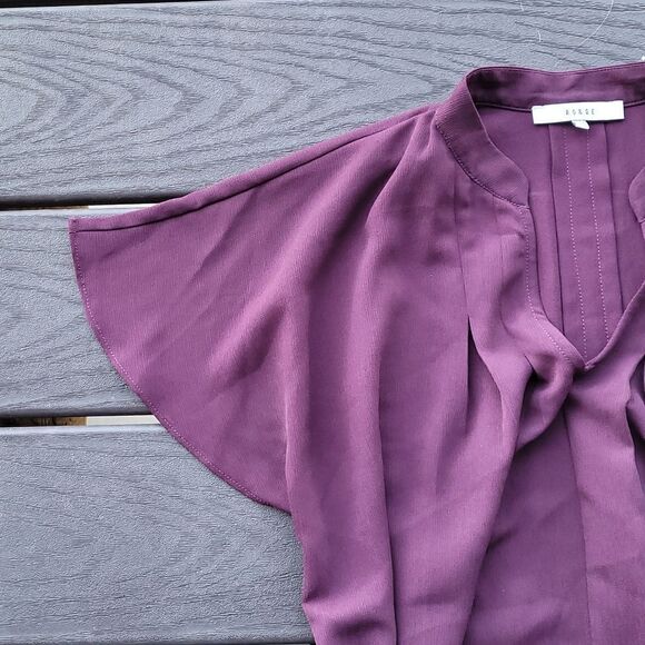 💙3 for $30💙 Ro & De Plum High-Low Flutter Sleeve Blouse - Picture 3 of 7